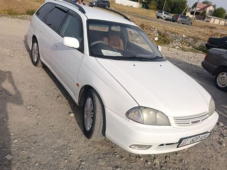 Toyota Caldina, 2000 — фото 1