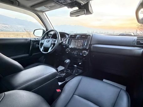 Toyota 4Runner, 2020 — сүрөт 8