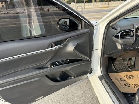 Toyota Camry, 2018 — photo 17