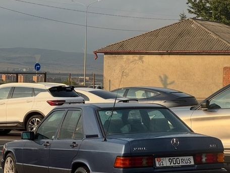 Mercedes-Benz 190 (W201), 1990 — сүрөт 3