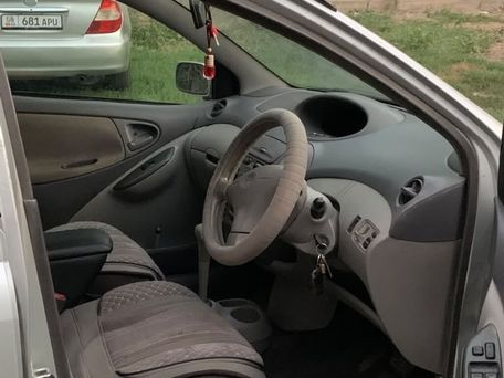 Toyota Platz, 2000 — photo 8