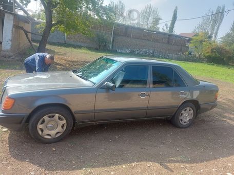 Mercedes-Benz W124, 1987 — 照片 2