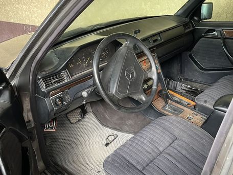 Mercedes-Benz E-Класс, 1993 — фото 5