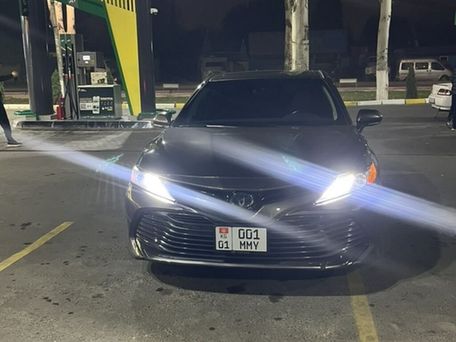 Toyota Camry, 2019 — photo 1