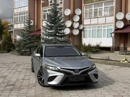 Toyota Camry, 2018 — 照片 1