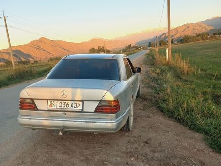 Mercedes-Benz W124, 1989 — сүрөт 3