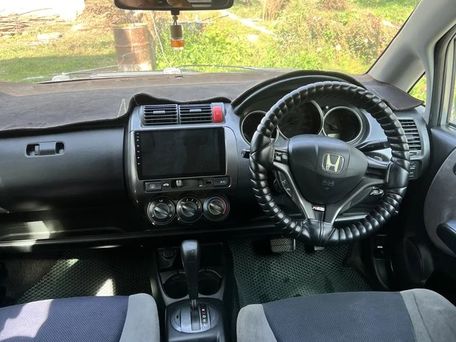 Honda Fit, 2003 — photo 11