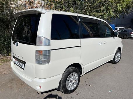 Toyota Voxy, 2003 — сүрөт 8