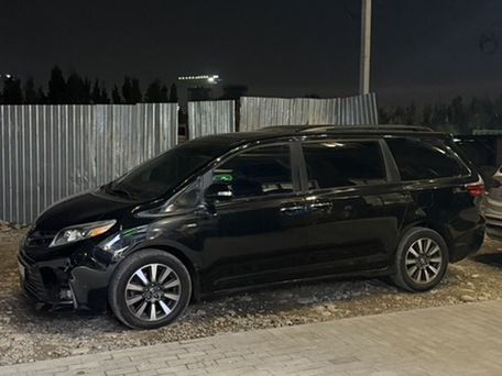 Toyota Sienna, 2019 — фото 1