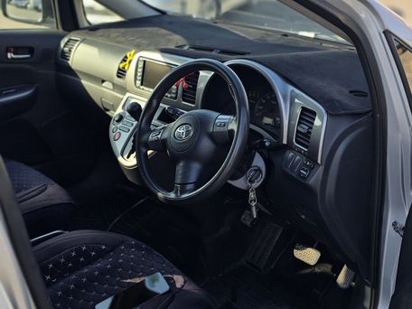 Toyota Wish, 2003 — photo 9