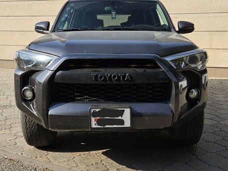 Toyota 4Runner, 2018 — фото 1