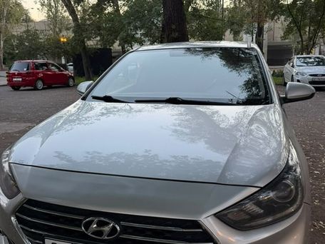 Hyundai Accent, 2017 — 照片 1