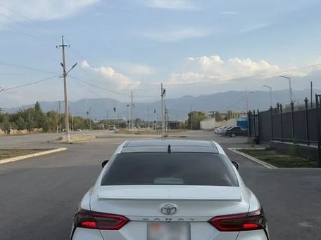 Toyota Camry, 2020 — photo 2