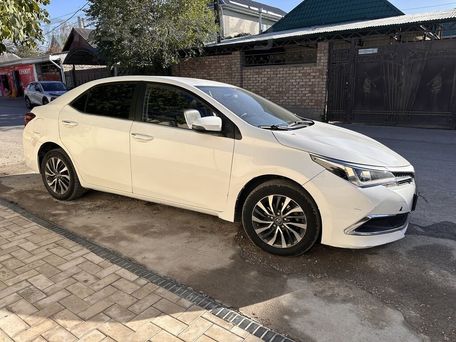 Toyota Corolla, 2019 — фото 1