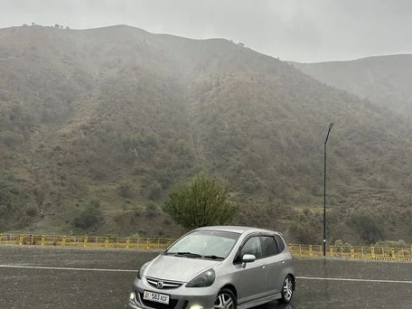 Honda Fit, 2003