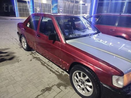 Mercedes-Benz 190 (W201), 1991 — сүрөт 5