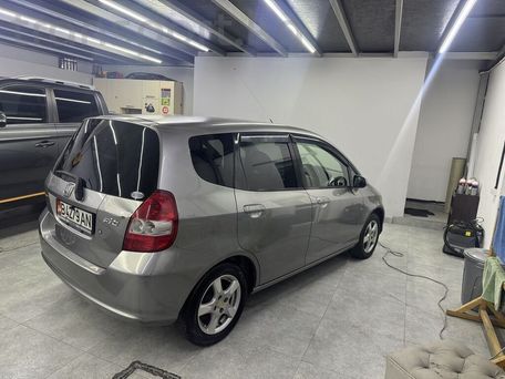 Honda Fit, 2003 — photo 1