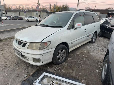 Nissan Presage, 1998 — 照片 1