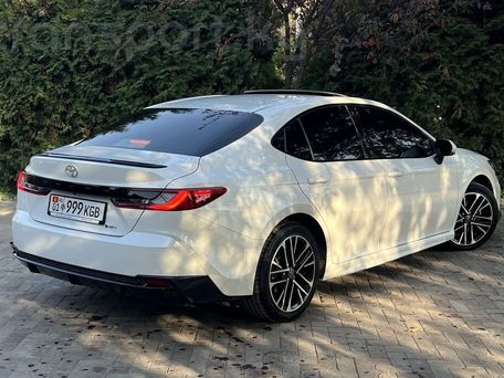 Toyota Camry, 2025 — 照片 5