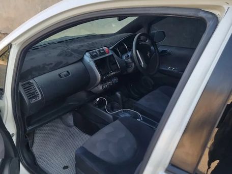 Honda Fit, 2002 — photo 2
