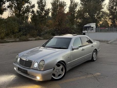 Mercedes-Benz E-Класс AMG, 1998 — 照片 1