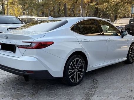 Toyota Camry, 2024 — photo 3