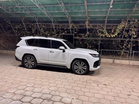 Lexus LX, 2022 — photo 5