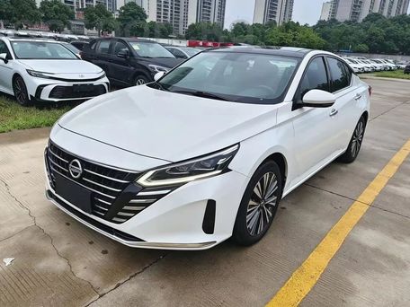 Nissan Altima, 2022 — сүрөт 1