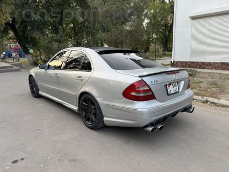 Mercedes-Benz E-Класс, 2002 — 照片 2