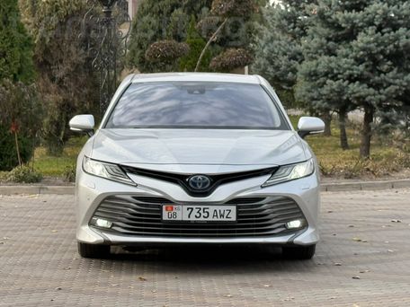 Toyota Camry, 2019 — photo 1