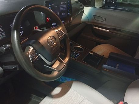 Toyota Sienna, 2021 — photo 3