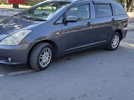 Toyota Wish, 2003 — photo 1