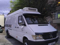 Mercedes-Benz Фургон (4х2)