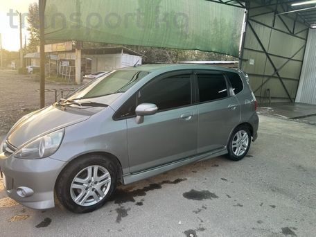 Honda Fit, 2004
