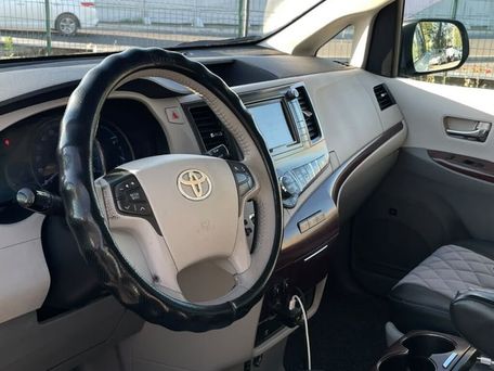 Toyota Sienna, 2011 — 照片 9