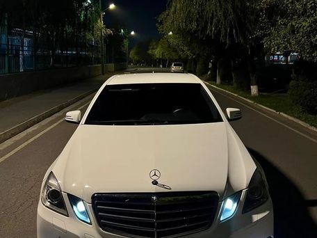 Mercedes-Benz E-Класс, 2012 — сүрөт 1