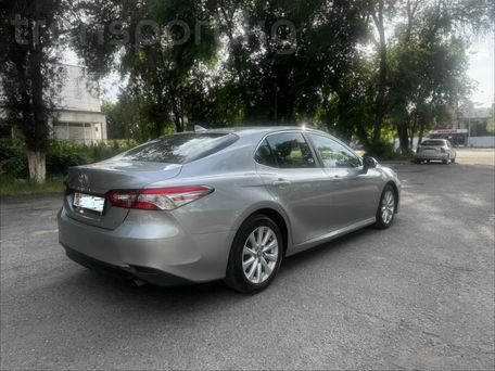 Toyota Camry, 2020 — 照片 2