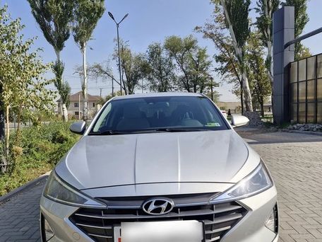 Hyundai Elantra, 2019 — 照片 1