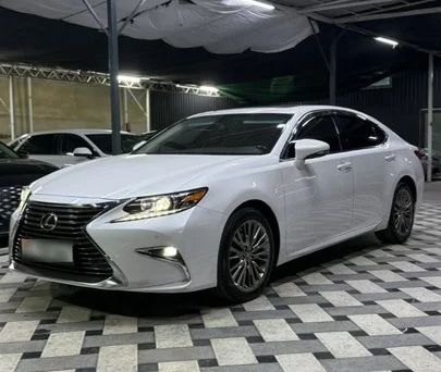 Lexus ES, 2018 — 照片 1