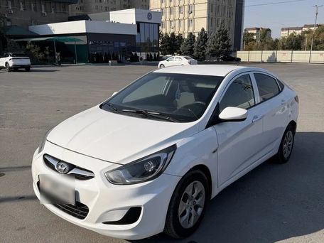 Hyundai Solaris, 2013 — 照片 1