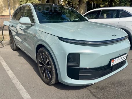 Li Auto (Lixiang) L6, 2025