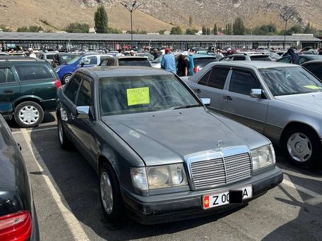 Mercedes-Benz W124, 1989
