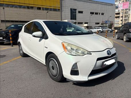 Toyota Prius c, 2012 — 照片 1