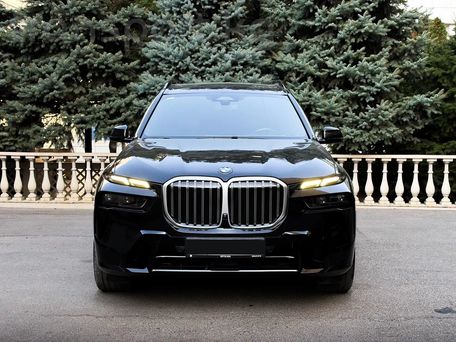 BMW X7, 2023 — photo 1