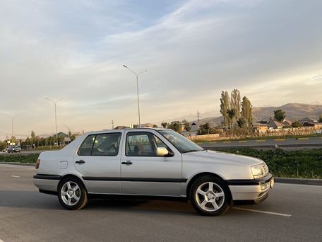 Volkswagen Vento, 1993 — 照片 4