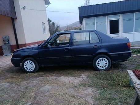 Volkswagen Vento, 1992 — 照片 4