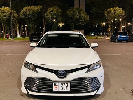 Toyota Camry, 2019 — фото 1
