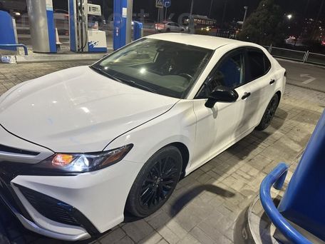 Toyota Camry, 2022 — photo 3