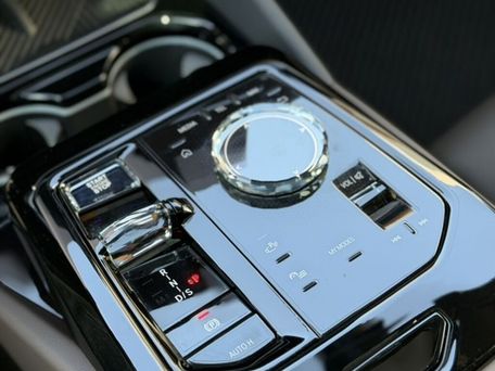 BMW 5 Series, 2024 — photo 9