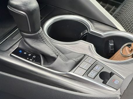 Toyota Camry, 2021 — 照片 7